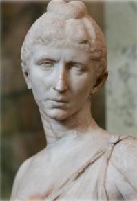 Foto einer Skulptur Cornelia Saloninas aus St. Petersburg, Russland